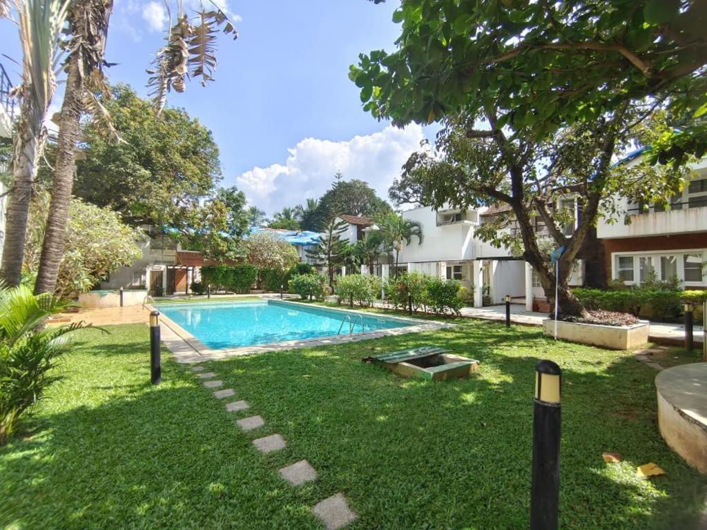 Villa M - Solitude: Beachside Candolim Retreat with Pool Exterior photo