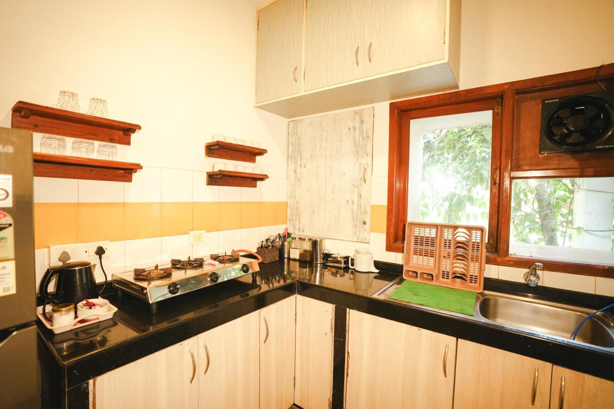 Villa M - Solitude: Beachside Candolim Retreat with Pool Exterior photo