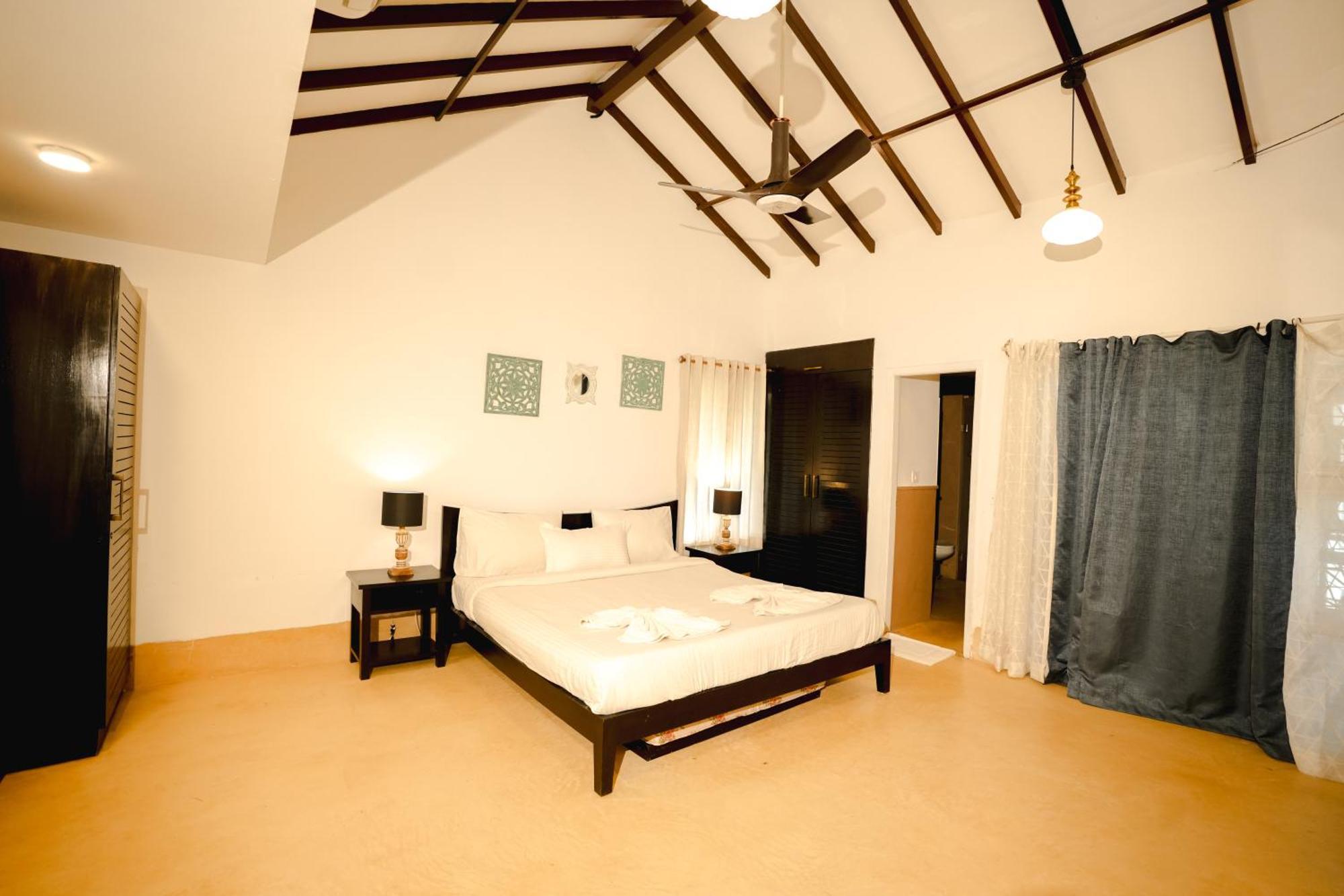 Villa M - Solitude: Beachside Candolim Retreat with Pool Exterior photo