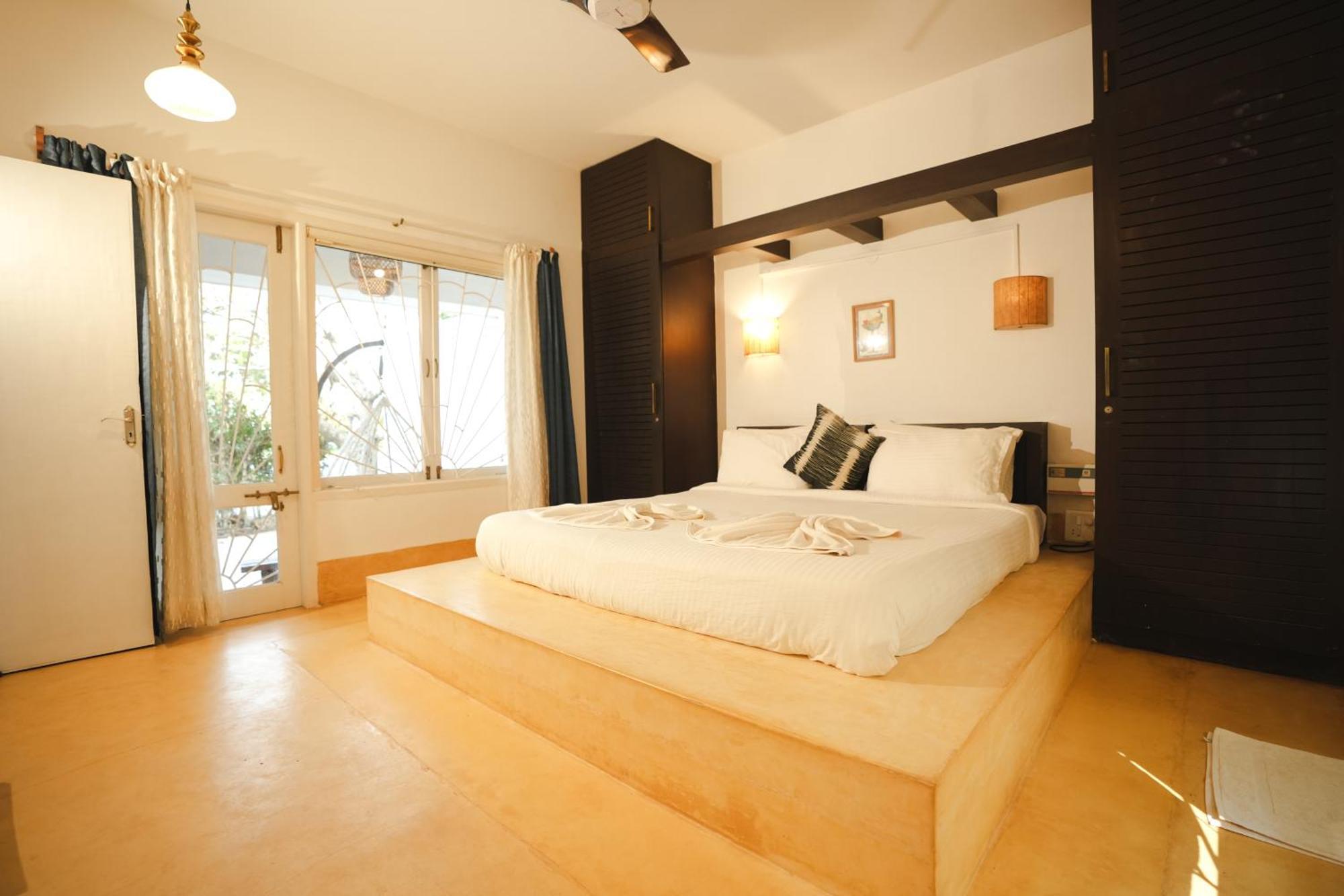 Villa M - Solitude: Beachside Candolim Retreat with Pool Exterior photo