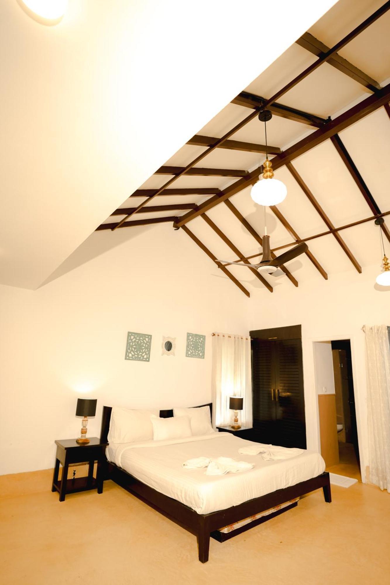 Villa M - Solitude: Beachside Candolim Retreat with Pool Exterior photo